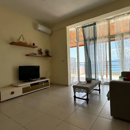 Center Apts & Beachfront View شقة ساراندا