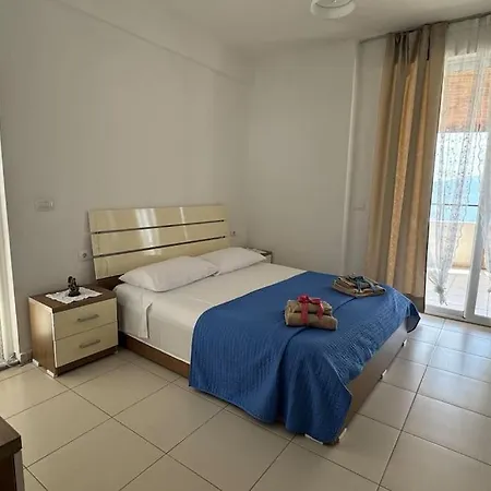 Center Apts & Beachfront View شقة *